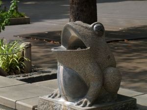 上野公園の蛙